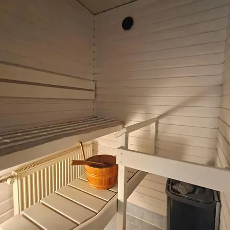 Lutakko With Sauna, Balcony & Self Check-in * Ювяскюля