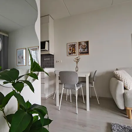 Lutakko With Sauna, Balcony & Self Check-in Ювяскюля